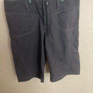 Women’s Gray Athleta Shorts size 6